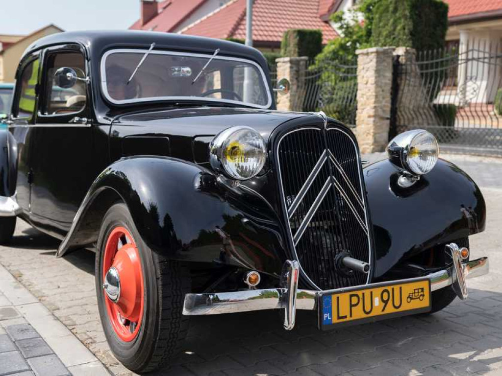 Klasyki na ulicach Zamościa! 3 Zlot Pojazdów Zabytkowych Roztoczańskiego Muzeum PRL już wkrótce [ZDJĘCIA]