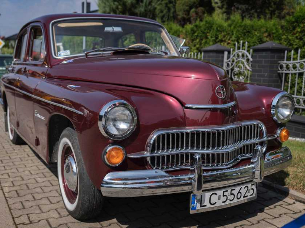 Klasyki na ulicach Zamościa! 3 Zlot Pojazdów Zabytkowych Roztoczańskiego Muzeum PRL już wkrótce [ZDJĘCIA]