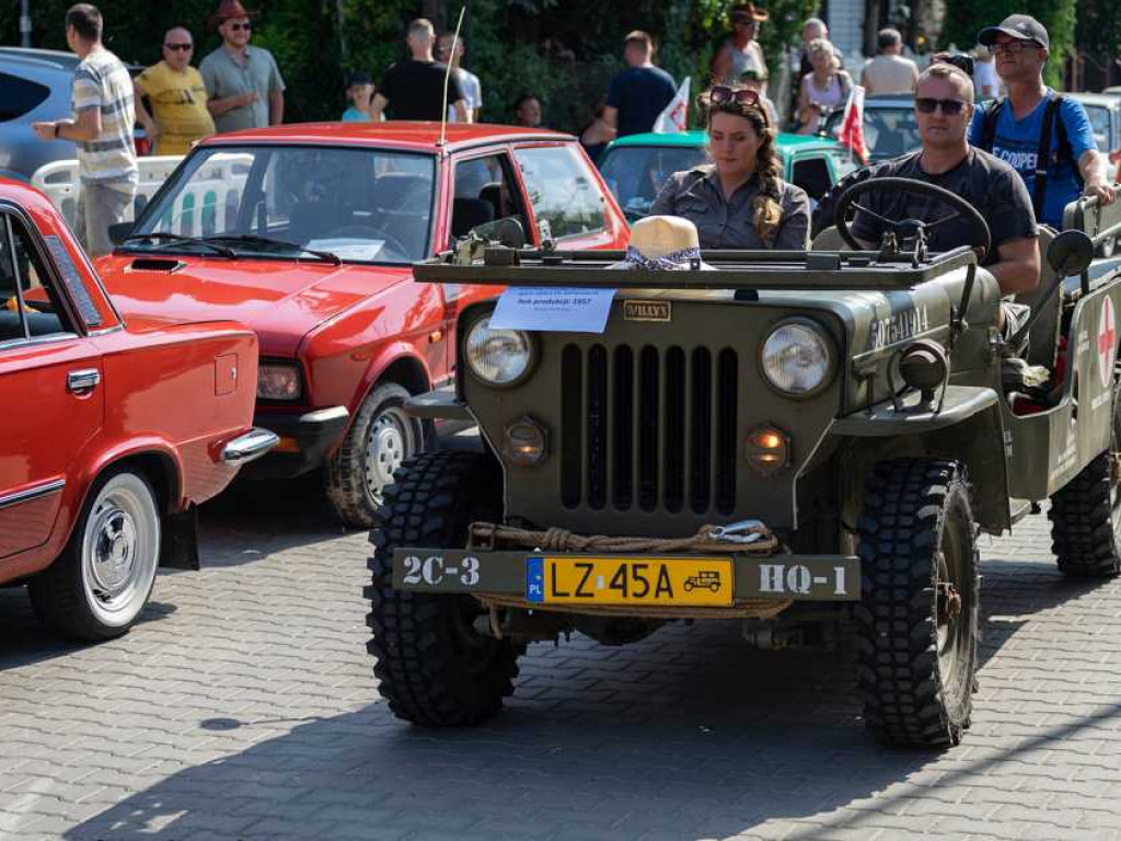 Klasyki na ulicach Zamościa! 3 Zlot Pojazdów Zabytkowych Roztoczańskiego Muzeum PRL już wkrótce [ZDJĘCIA]
