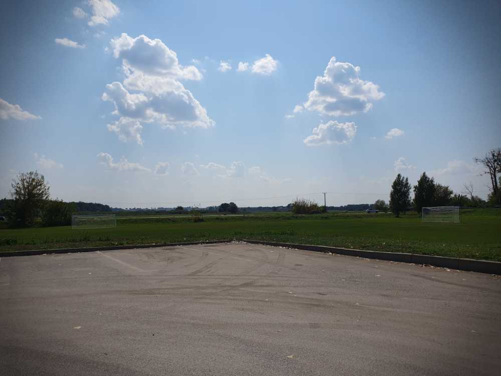 Gdzieś w Hrubieszowie... Zniszczone auta... [ZDJĘCIA]