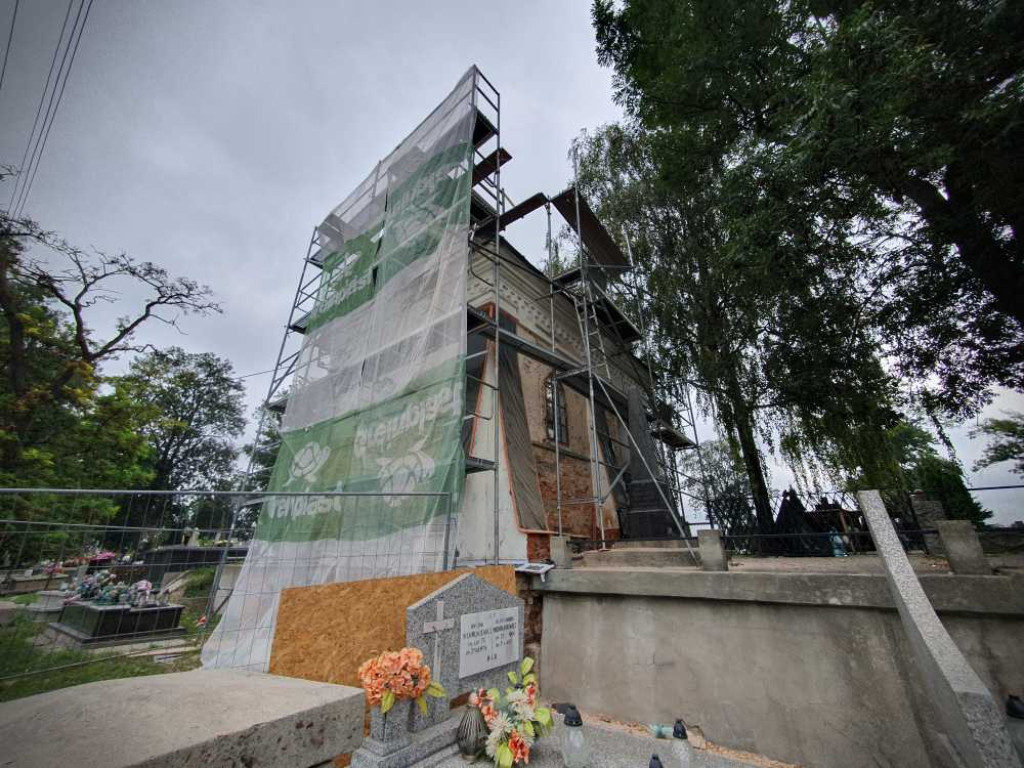 Hrubieszów: Remont kaplicy cmentarnej [ZDJĘCIA]