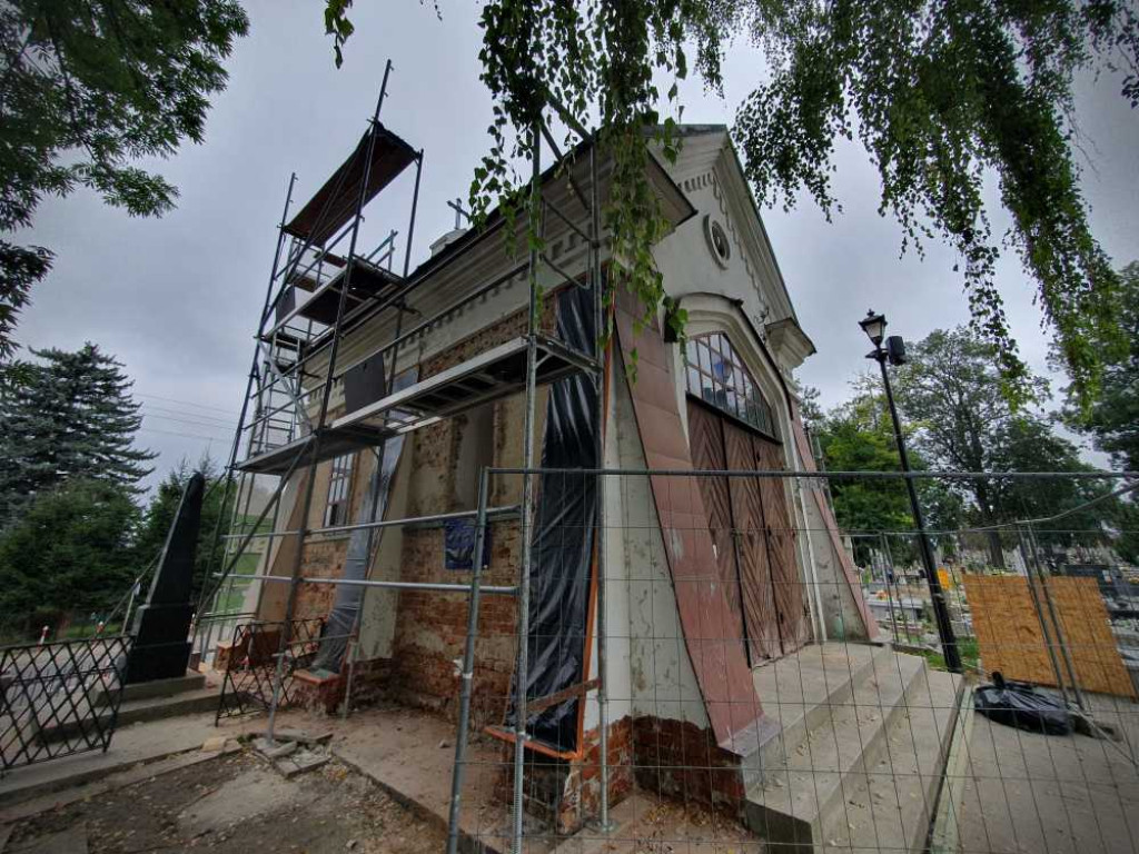 Hrubieszów: Remont kaplicy cmentarnej [ZDJĘCIA]