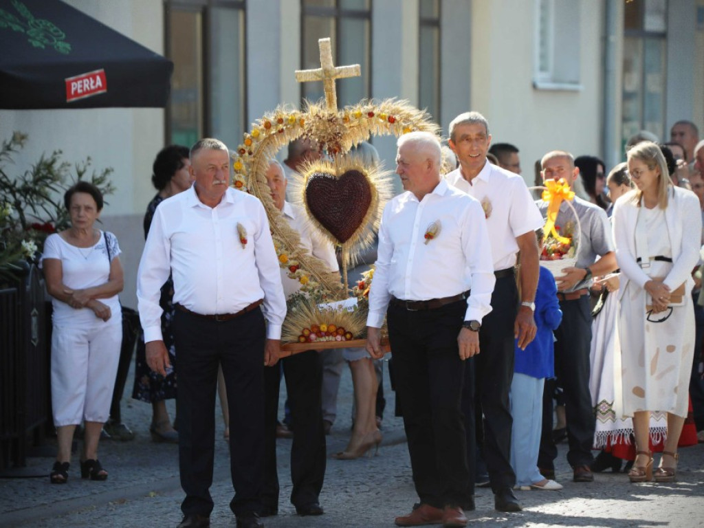 Hrubieszów: Jubileusz Obrazu Matki Bożej Sokalskiej i miejskie dożynki [ZDJĘCIA]