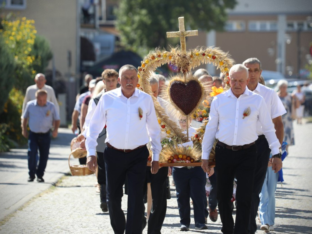 Hrubieszów: Jubileusz Obrazu Matki Bożej Sokalskiej i miejskie dożynki [ZDJĘCIA]