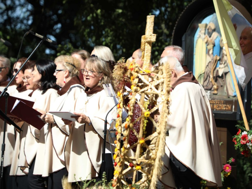 Hrubieszów: Jubileusz Obrazu Matki Bożej Sokalskiej i miejskie dożynki [ZDJĘCIA]