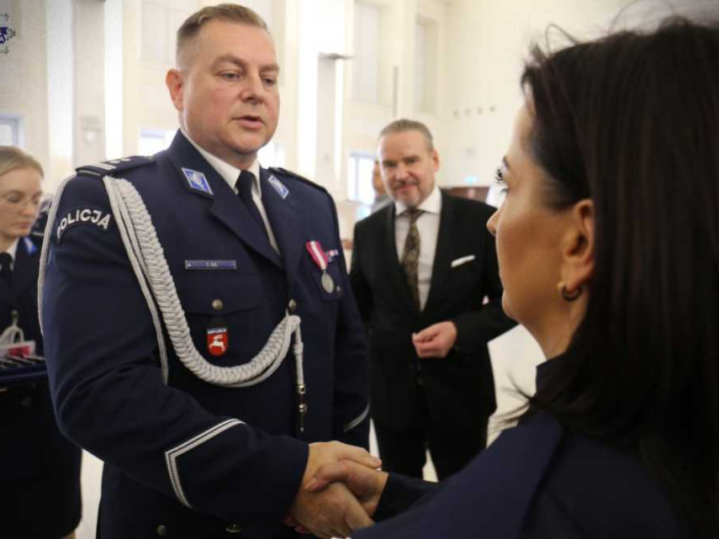 Ślubowanie nowych funkcjonariuszy. Zasilą również szeregi hrubieszowskiej komendy [ZDJĘCIA]