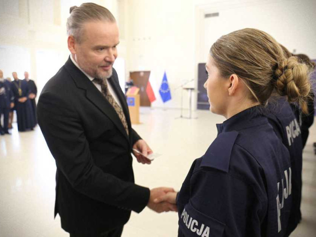 Ślubowanie nowych funkcjonariuszy. Zasilą również szeregi hrubieszowskiej komendy [ZDJĘCIA]