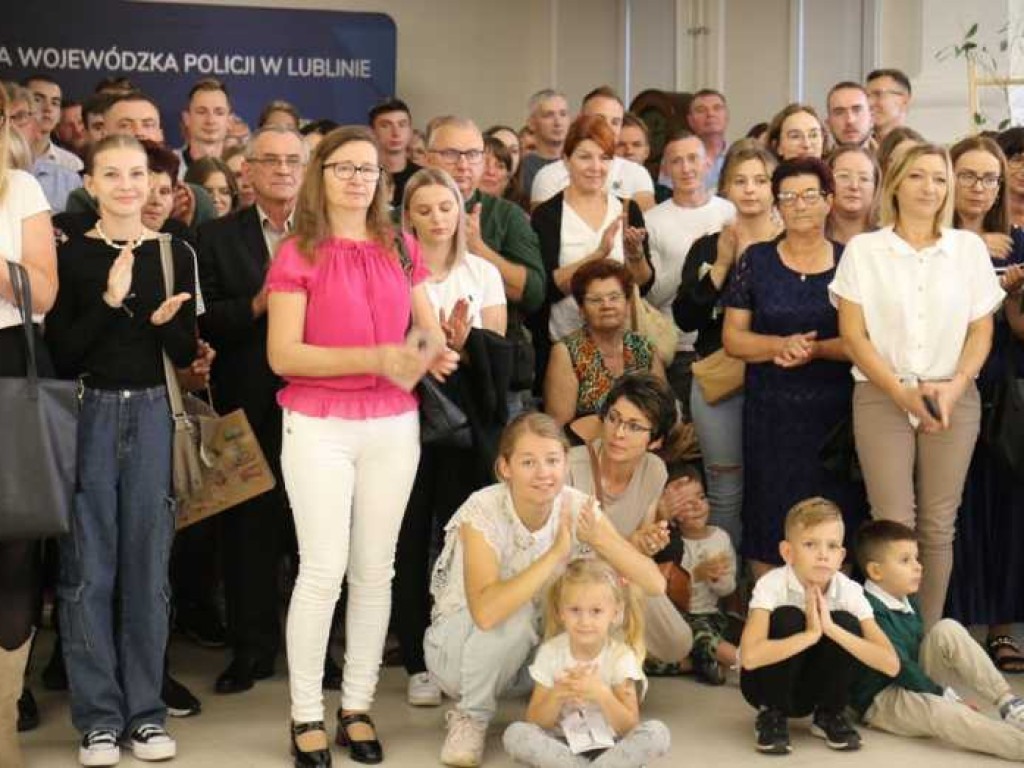 Ślubowanie nowych funkcjonariuszy. Zasilą również szeregi hrubieszowskiej komendy [ZDJĘCIA]