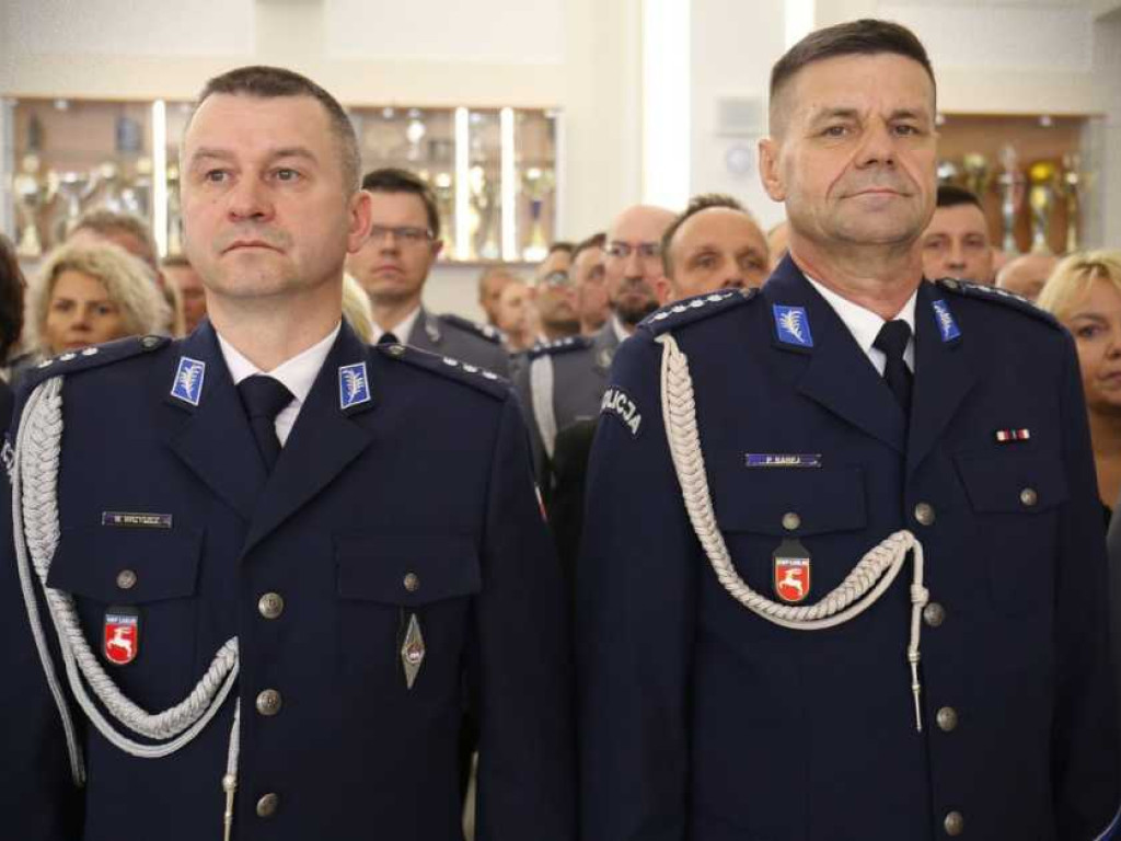 Ślubowanie nowych funkcjonariuszy. Zasilą również szeregi hrubieszowskiej komendy [ZDJĘCIA]