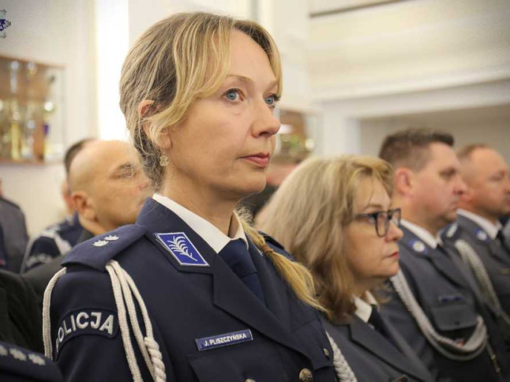 Ślubowanie nowych funkcjonariuszy. Zasilą również szeregi hrubieszowskiej komendy [ZDJĘCIA]
