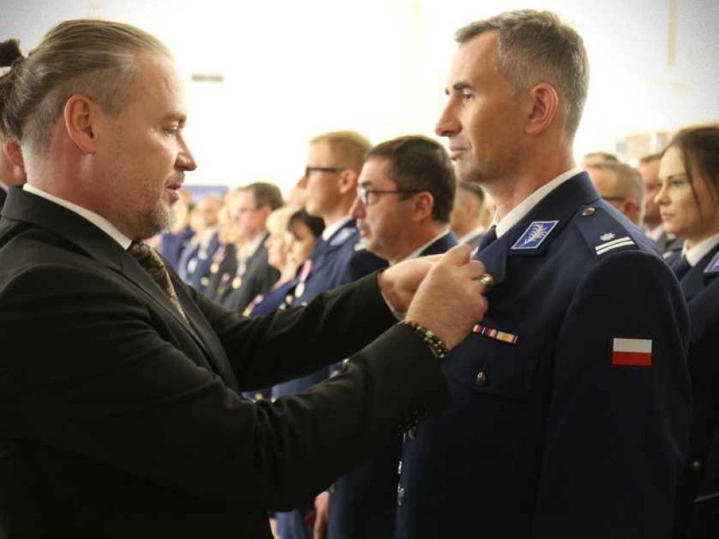 Ślubowanie nowych funkcjonariuszy. Zasilą również szeregi hrubieszowskiej komendy [ZDJĘCIA]