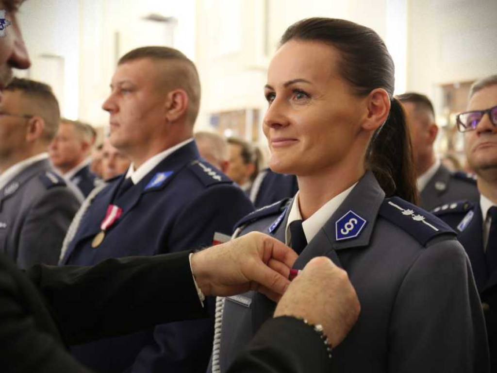 Ślubowanie nowych funkcjonariuszy. Zasilą również szeregi hrubieszowskiej komendy [ZDJĘCIA]