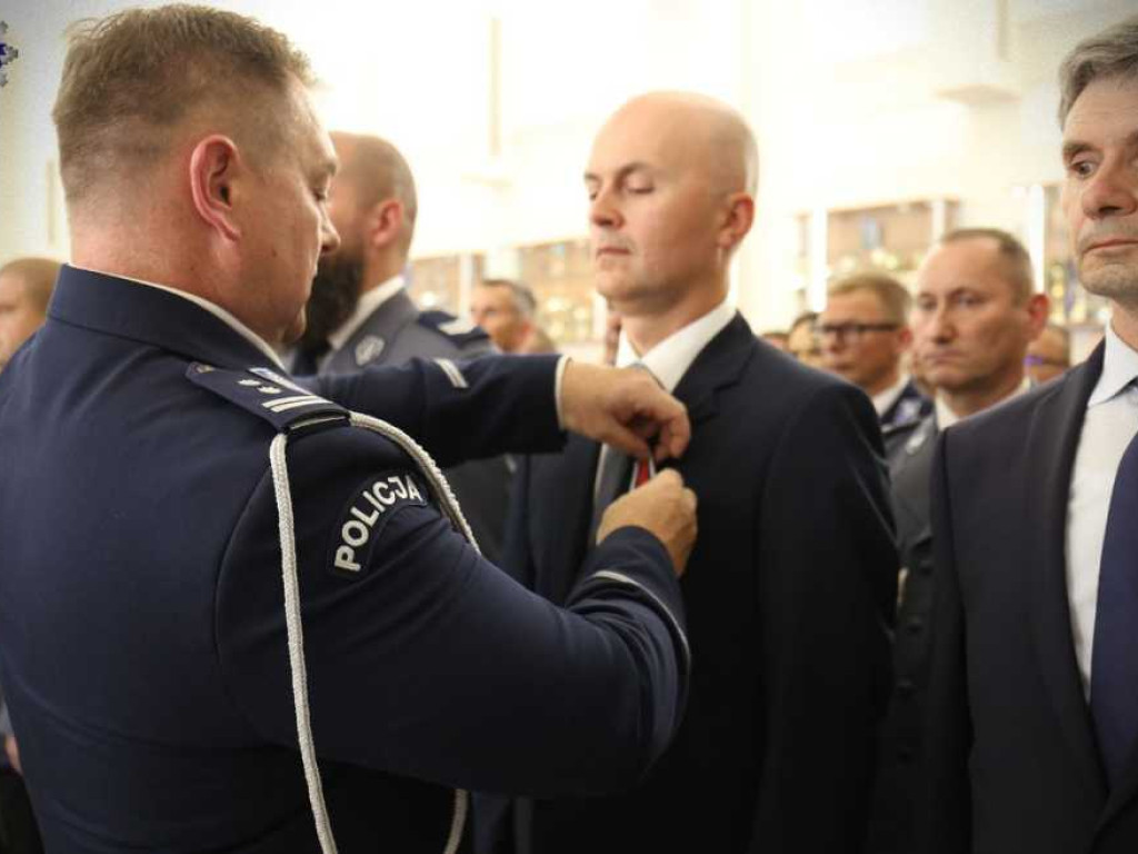 Ślubowanie nowych funkcjonariuszy. Zasilą również szeregi hrubieszowskiej komendy [ZDJĘCIA]