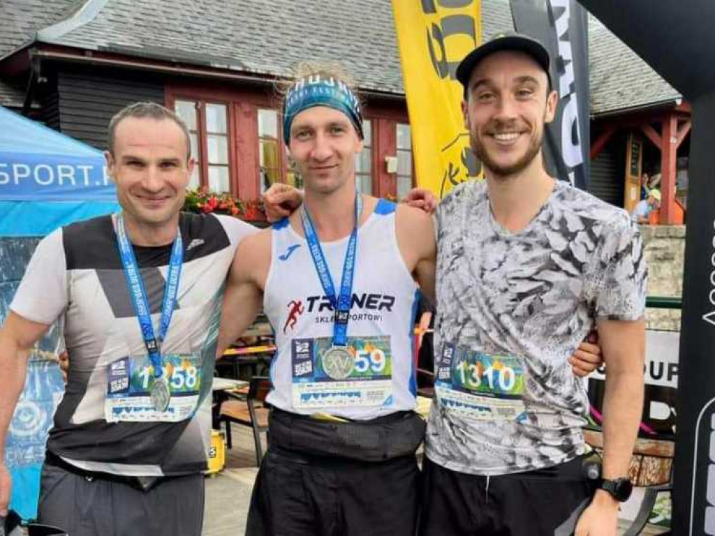Artur Jabłoński ponownie wygrywa bieg górski na dystansie 100 km! [ZDJĘCIA]