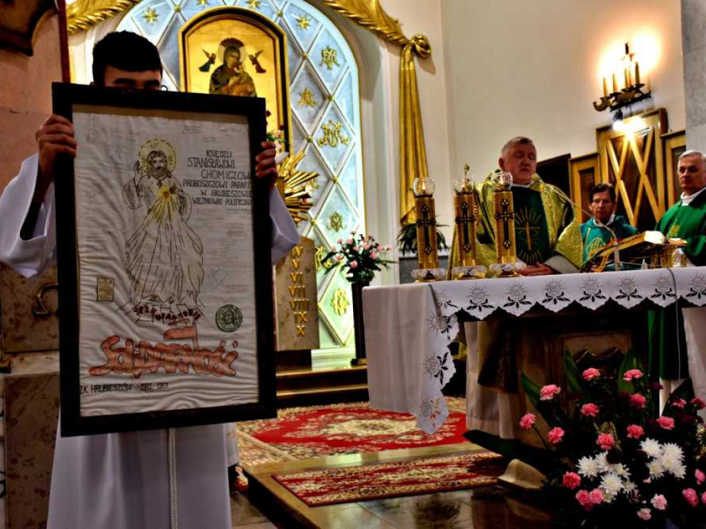 Hrubieszów: W pierwszą rocznicę śmierci ks. Stanisława Chomicza [ZDJĘCIA]