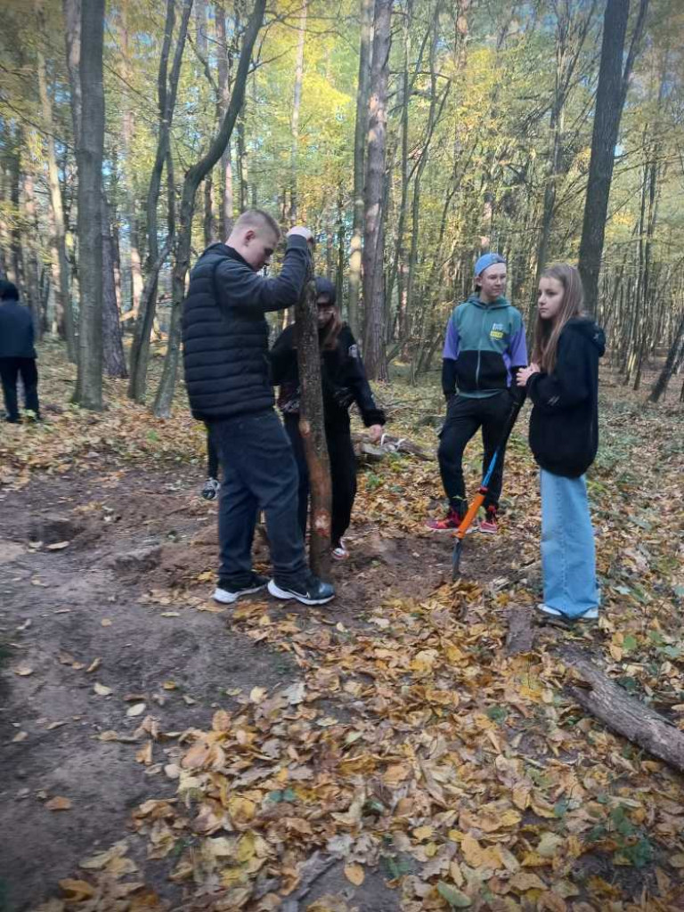 Pow. hrubieszowski: Uporządkowali grób nieznanego żołnierza [ZDJĘCIA]