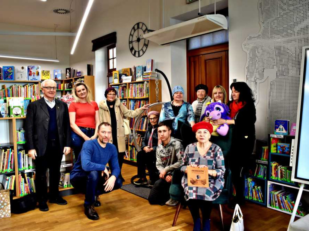 Hrubieszów: Seniorzy i wolontariusze nie próżnują! [ZDJĘCIA]