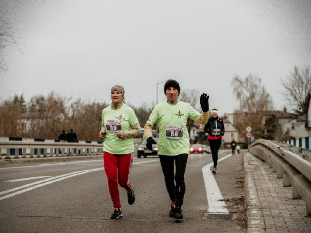Hrubieszów uczcił na sportowo 106. rocznicę powrotu Polski na mapę świata [ZDJĘCIA]