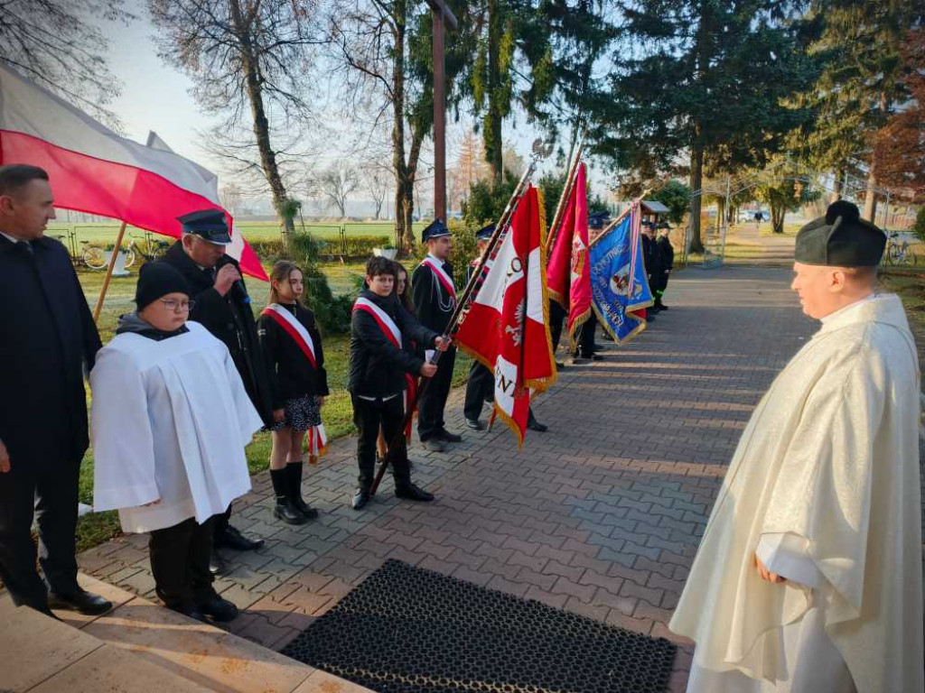 Uczniowie dla Niepodległej... [ZDJĘCIA, WIDEO]