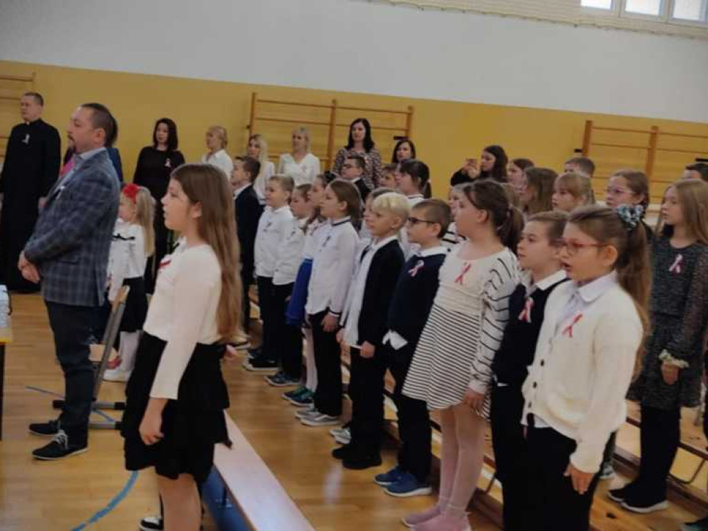 Uczniowie dla Niepodległej... [ZDJĘCIA, WIDEO]