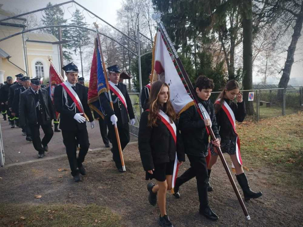 Uczniowie dla Niepodległej... [ZDJĘCIA, WIDEO]