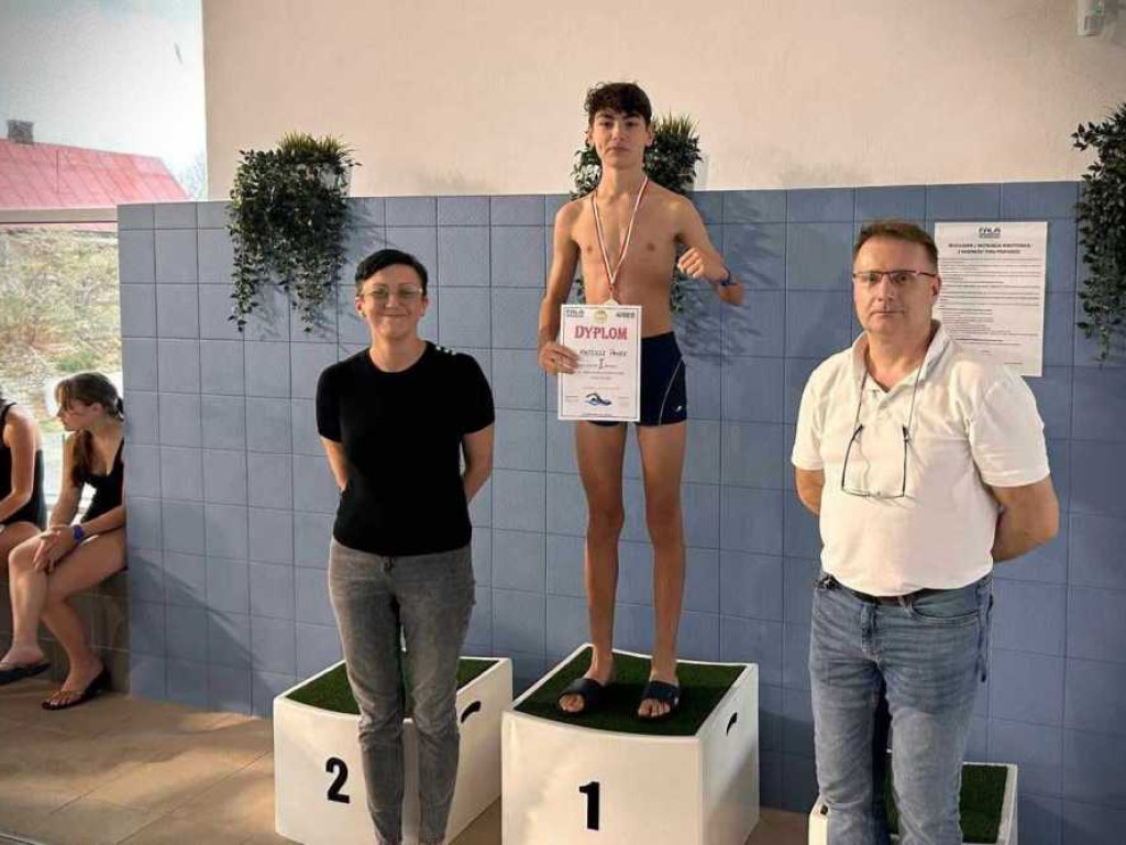 Hrubieszów wraca na pływacką mapę Polski! Za nami Powiatowe Mistrzostwa w Pływaniu [ZDJĘCIA]
