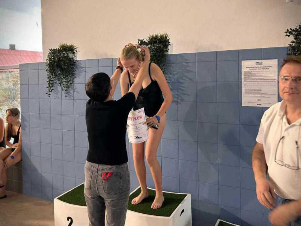 Hrubieszów wraca na pływacką mapę Polski! Za nami Powiatowe Mistrzostwa w Pływaniu [ZDJĘCIA]