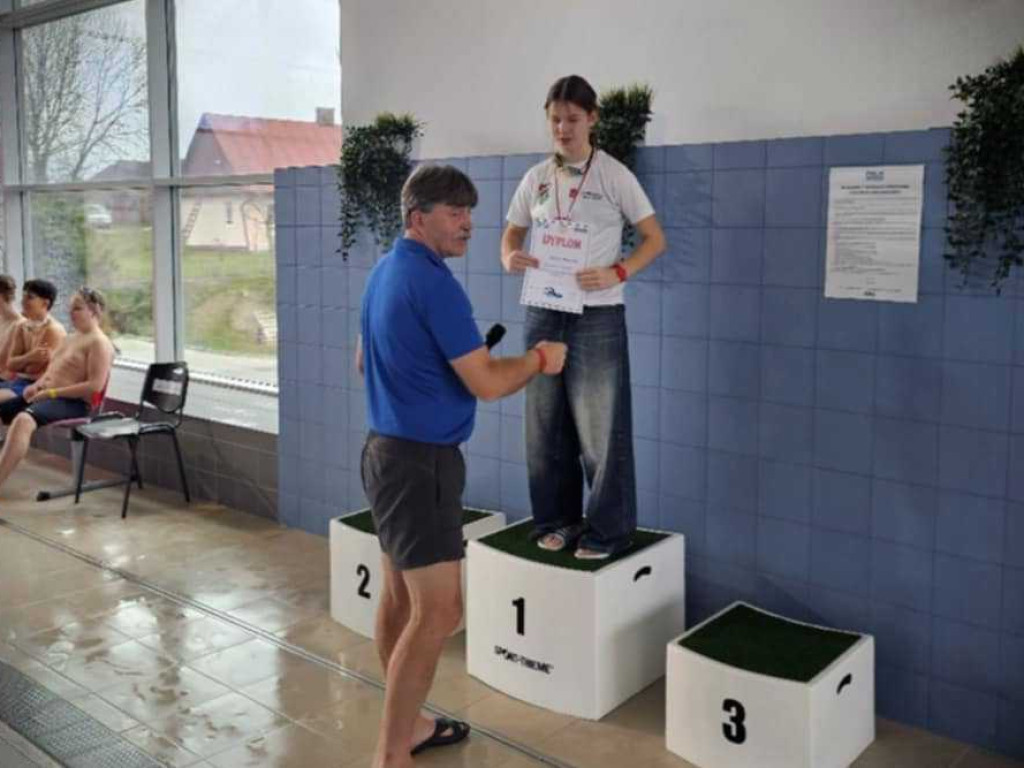 Hrubieszów wraca na pływacką mapę Polski! Za nami Powiatowe Mistrzostwa w Pływaniu [ZDJĘCIA]