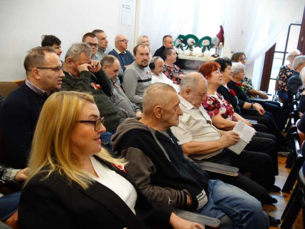 Hrubieszów: Uczestnicy i seniorzy dla Niepodległej [ZDJĘCIA]