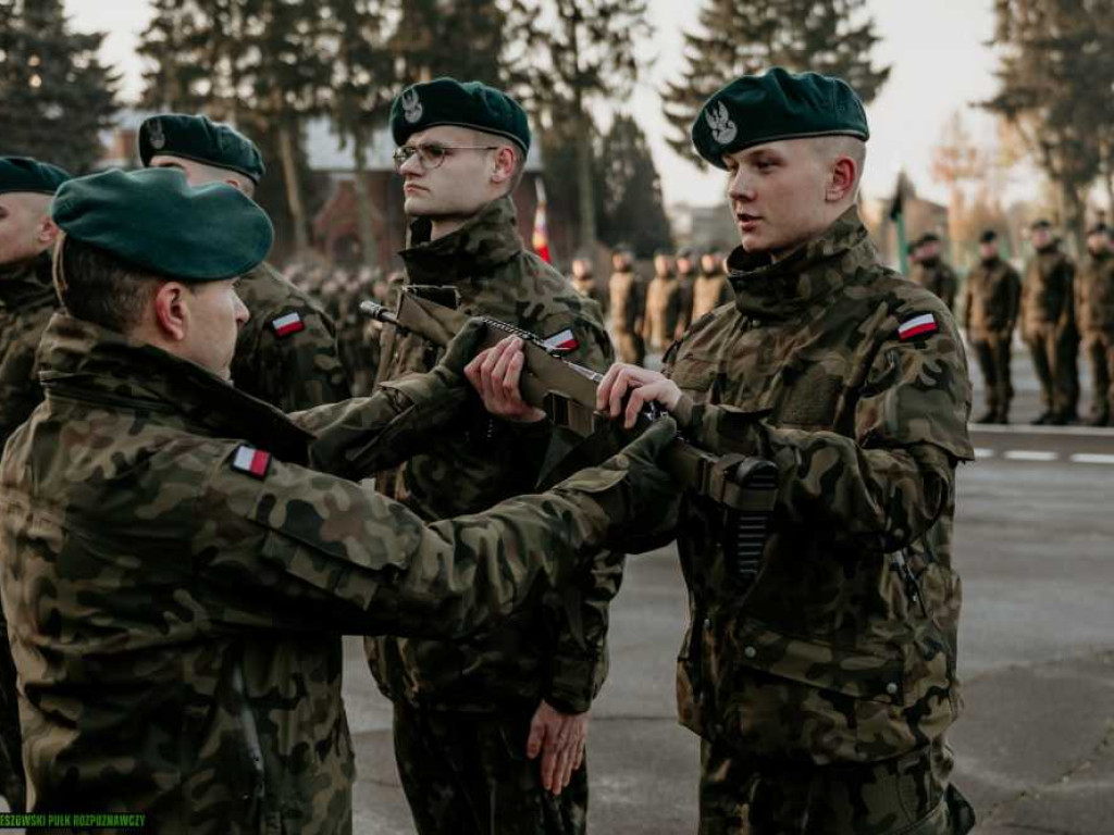 Hrubieszów: Wręczono broń [ZDJĘCIA]