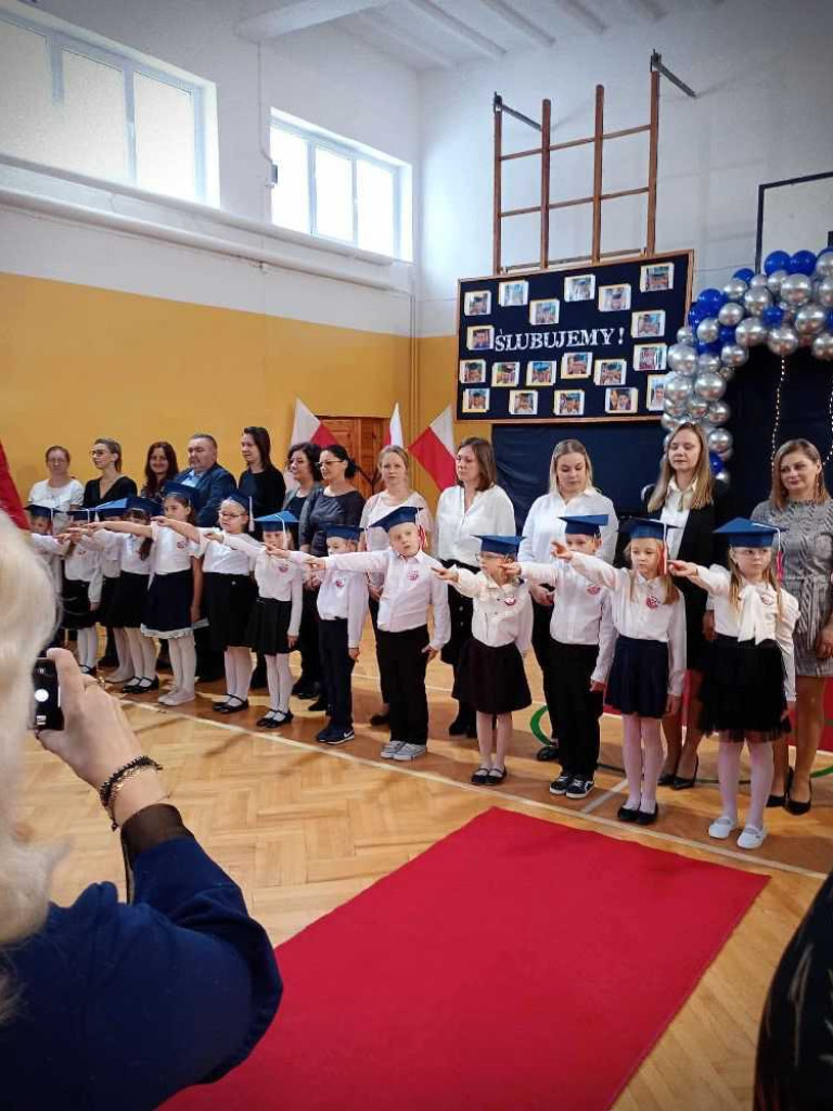 Ślubowanie pierwszoklasistów [ZDJĘCIA]