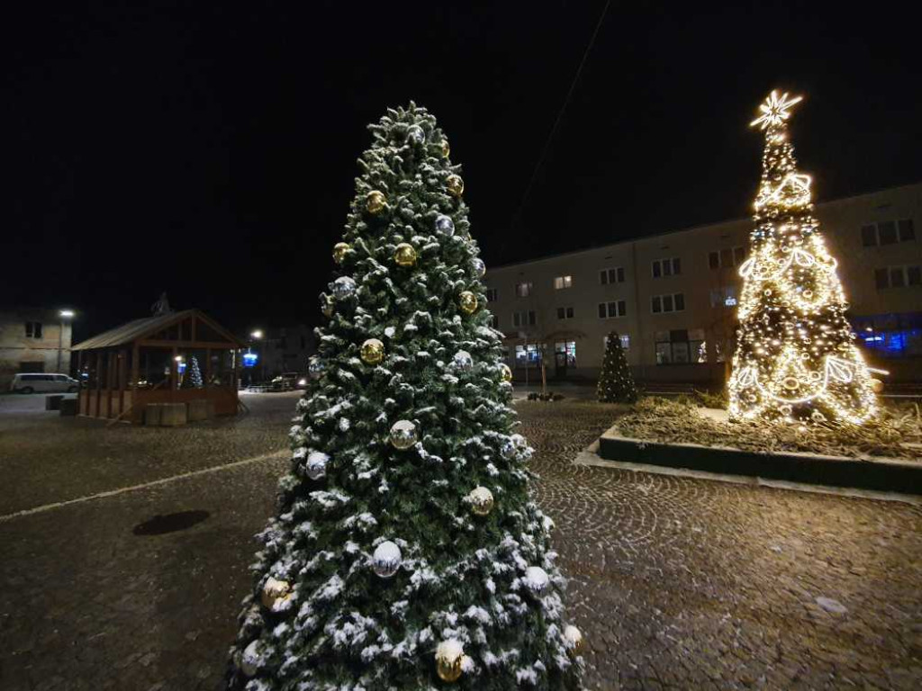 Gdzieś w Hrubieszowie... Przedświąteczny Rynek [ZDJĘCIA]