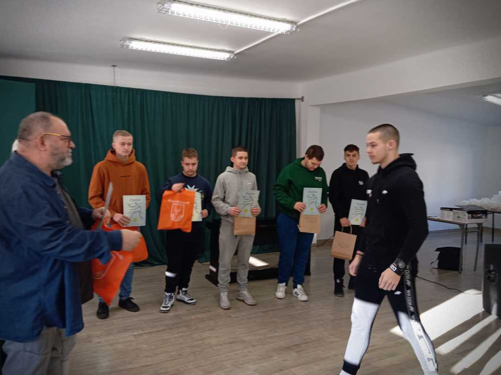 Szkolni mistrzowie celuloidowej piłeczki [ZDJĘCIA]