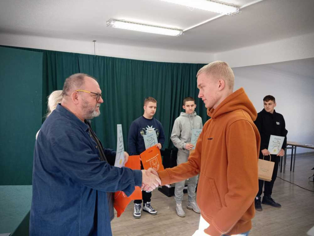 Szkolni mistrzowie celuloidowej piłeczki [ZDJĘCIA]