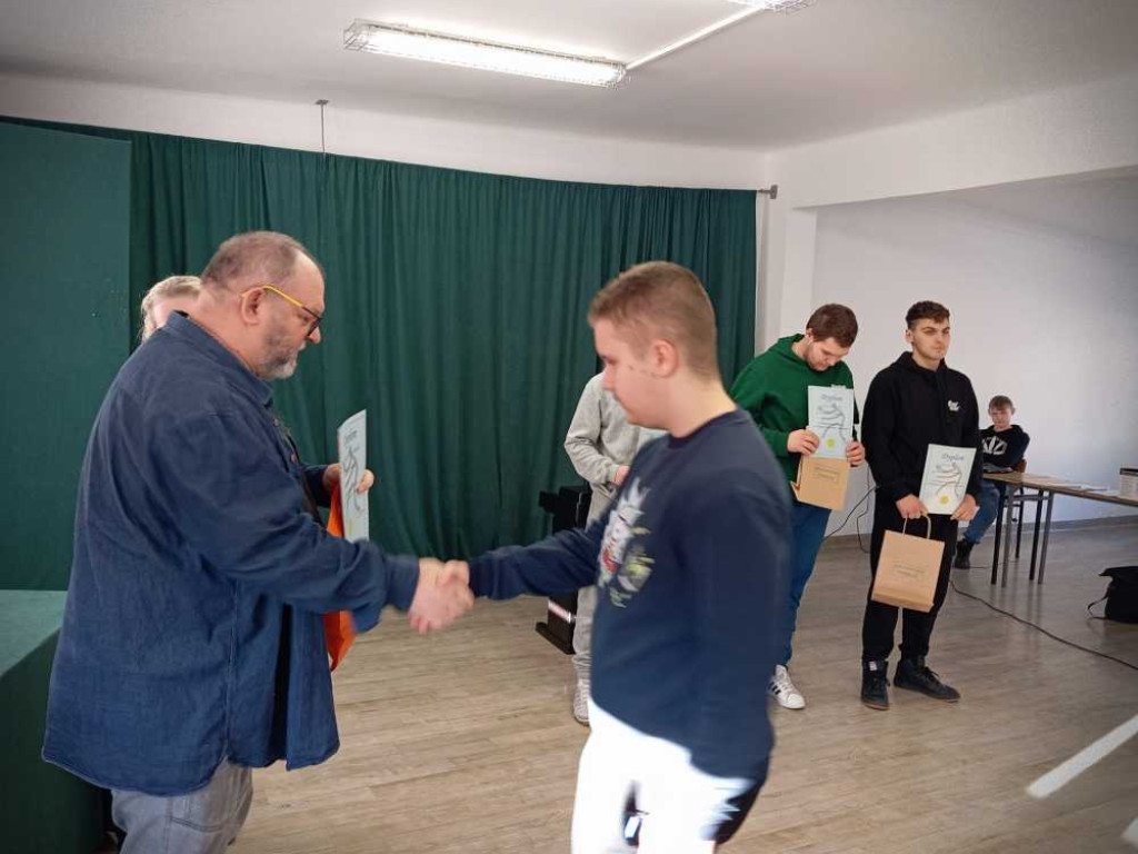Szkolni mistrzowie celuloidowej piłeczki [ZDJĘCIA]