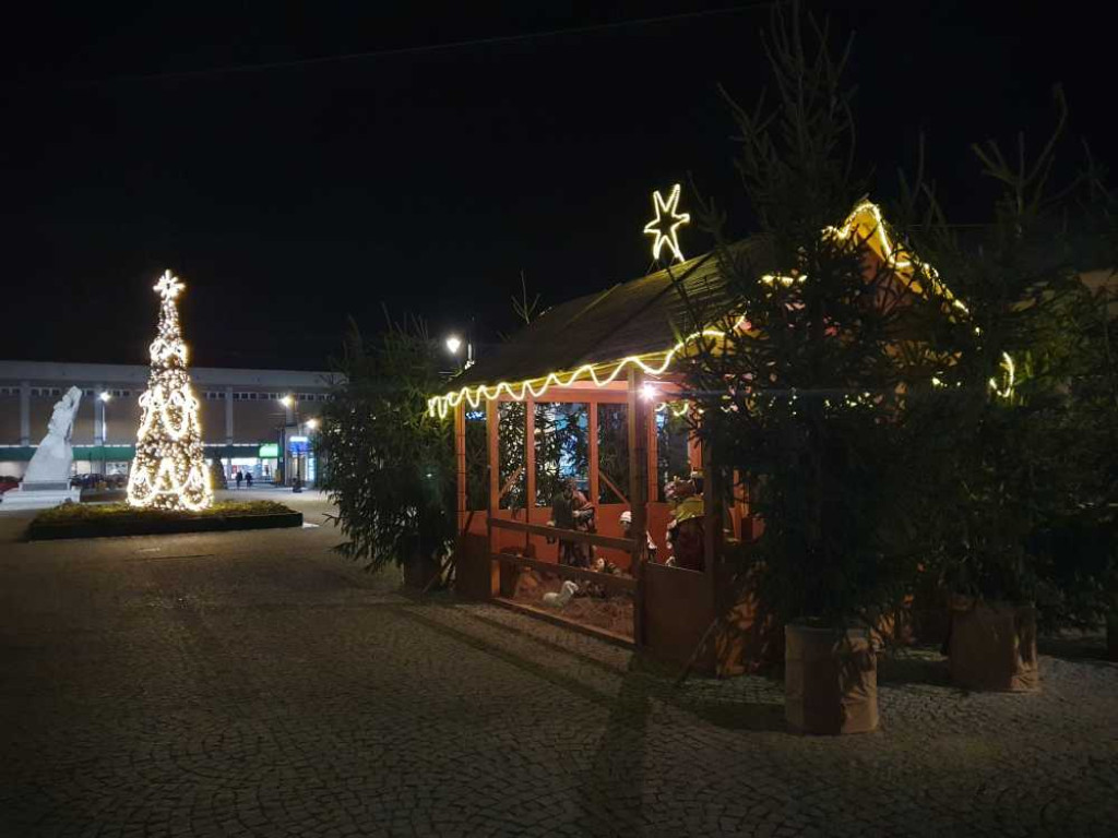 Hrubieszów: Szopka na Rynku [ZDJĘCIA]