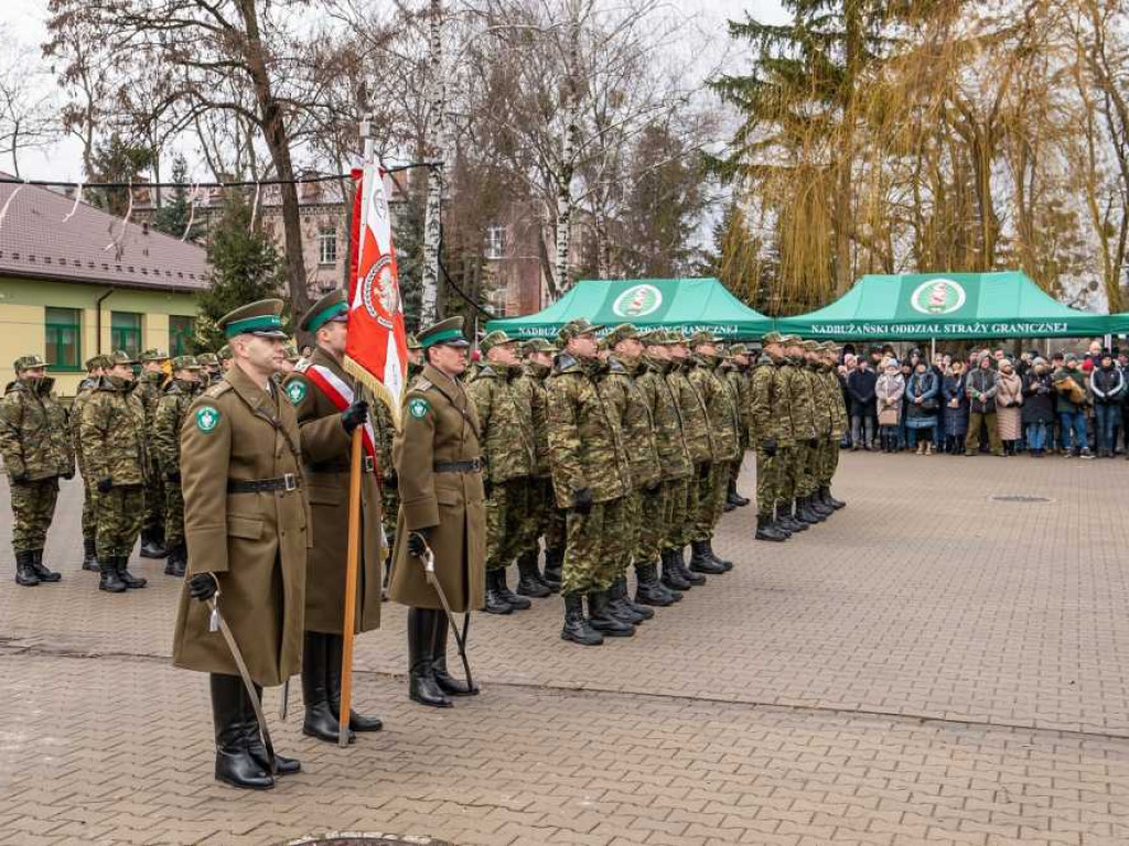 Ślubowanie nowo przyjętych funkcjonariuszy NOSG [ZDJĘCIA]