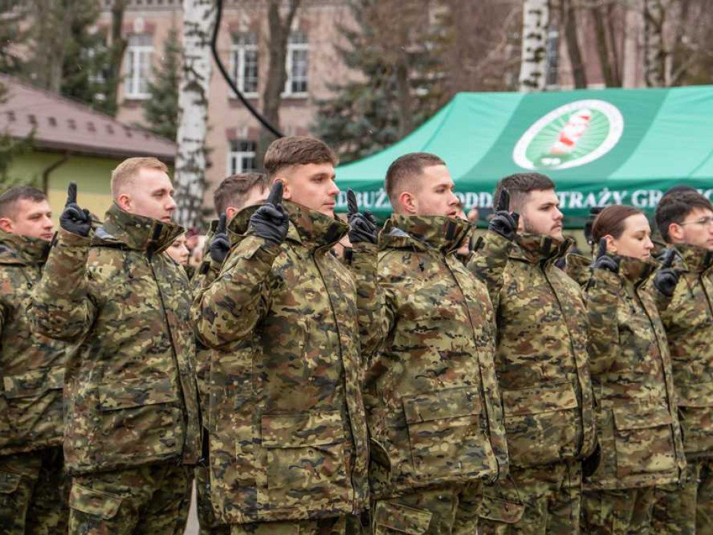 Ślubowanie nowo przyjętych funkcjonariuszy NOSG [ZDJĘCIA]