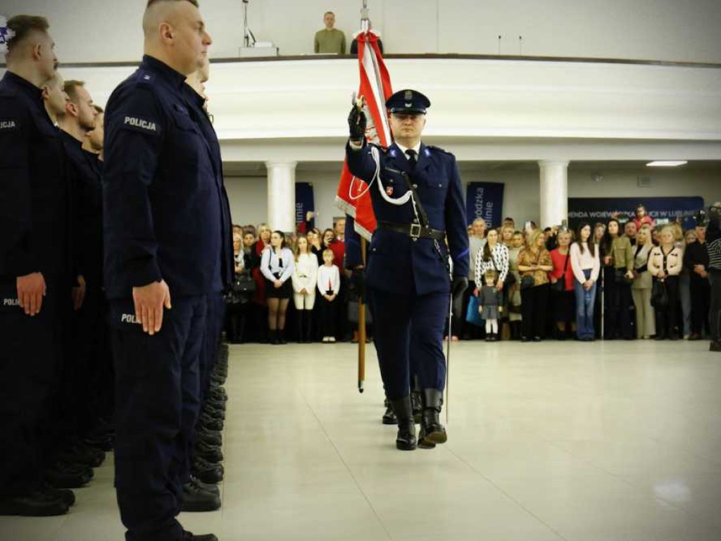 100 nowych policjantów w Lubelskiej Policji. Zasilą również szeregi hrubieszowskiej komendy [ZDJĘCIA]