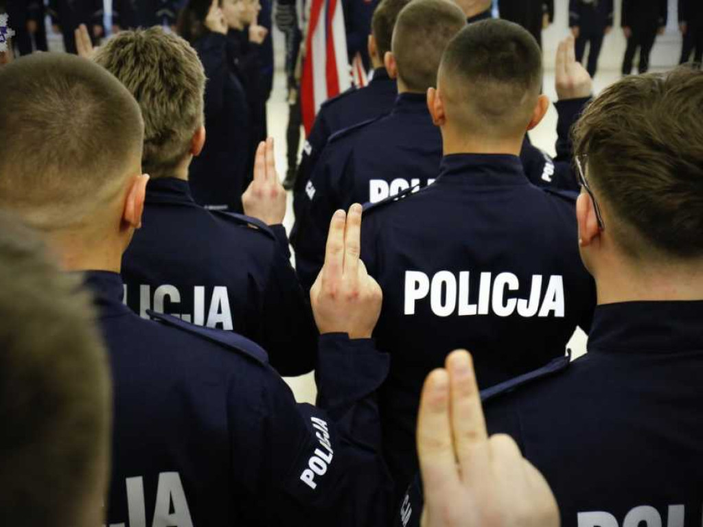 100 nowych policjantów w Lubelskiej Policji. Zasilą również szeregi hrubieszowskiej komendy [ZDJĘCIA]