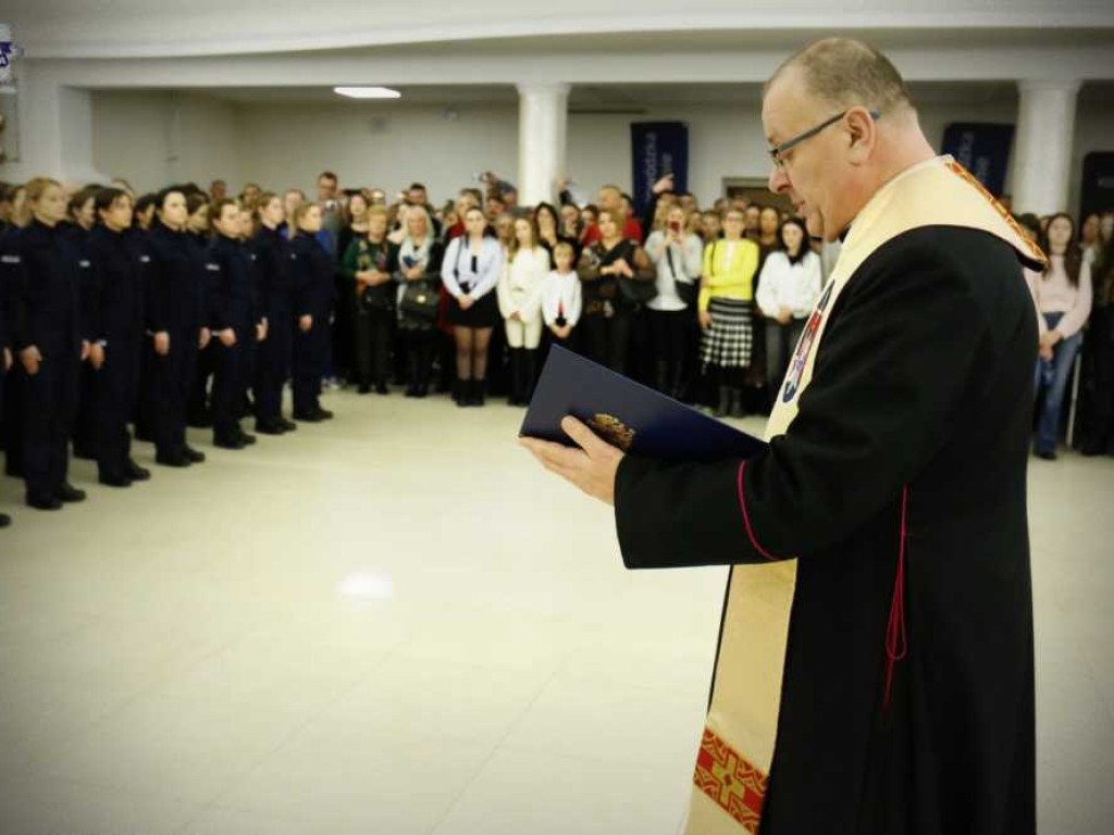 100 nowych policjantów w Lubelskiej Policji. Zasilą również szeregi hrubieszowskiej komendy [ZDJĘCIA]