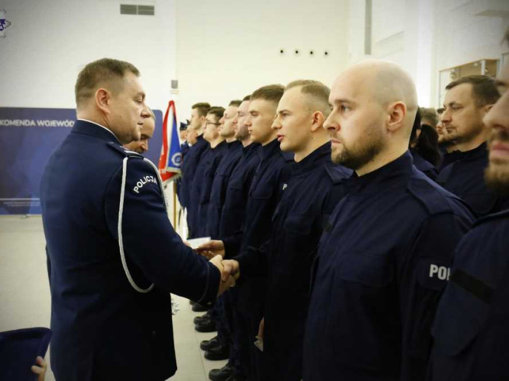 100 nowych policjantów w Lubelskiej Policji. Zasilą również szeregi hrubieszowskiej komendy [ZDJĘCIA]