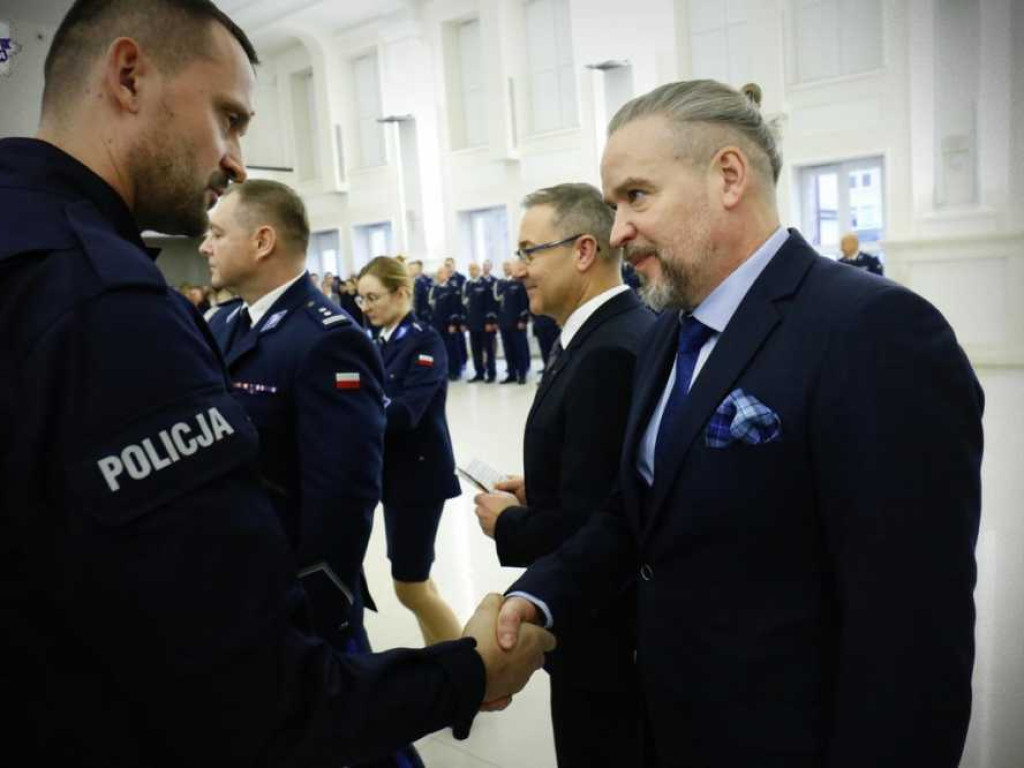 100 nowych policjantów w Lubelskiej Policji. Zasilą również szeregi hrubieszowskiej komendy [ZDJĘCIA]