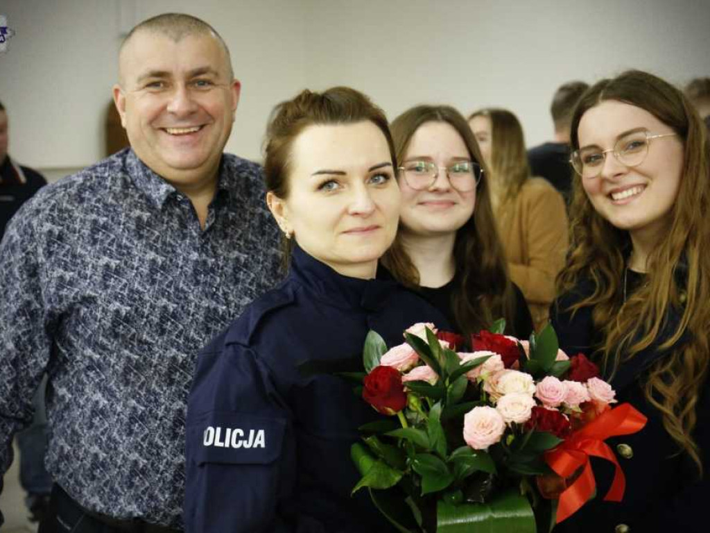 100 nowych policjantów w Lubelskiej Policji. Zasilą również szeregi hrubieszowskiej komendy [ZDJĘCIA]