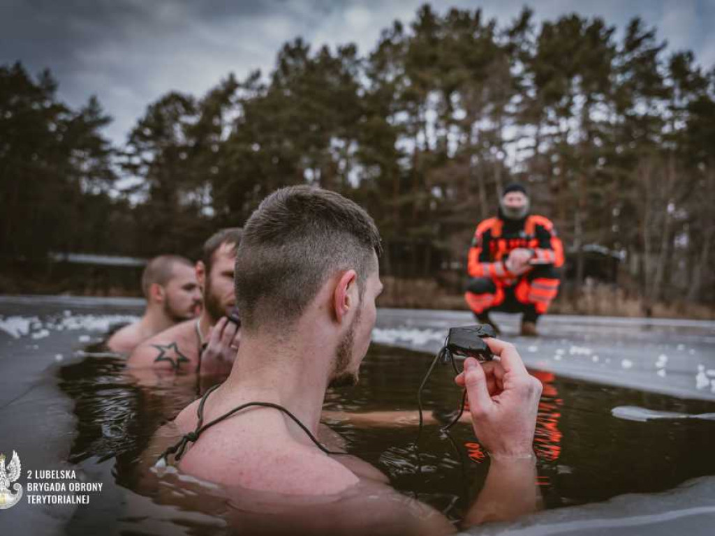 Ekstremalne szkolenie z hipotermii [ZDJĘCIA]