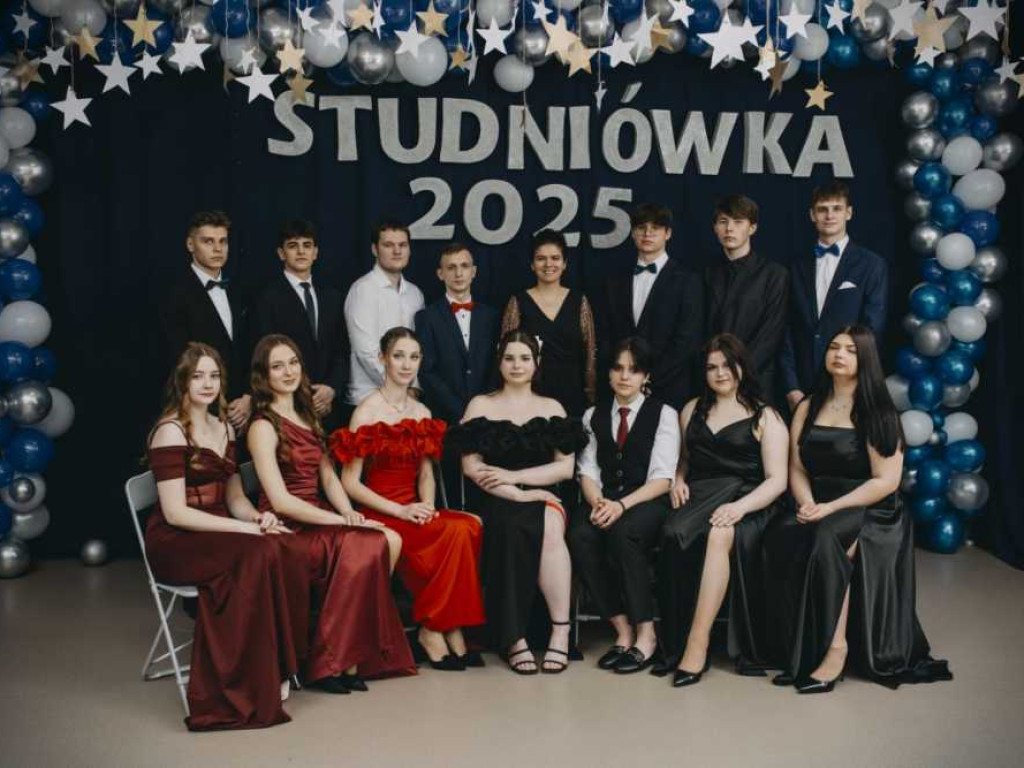 Bal studniówkowy w Horodle [ZDJĘCIA]