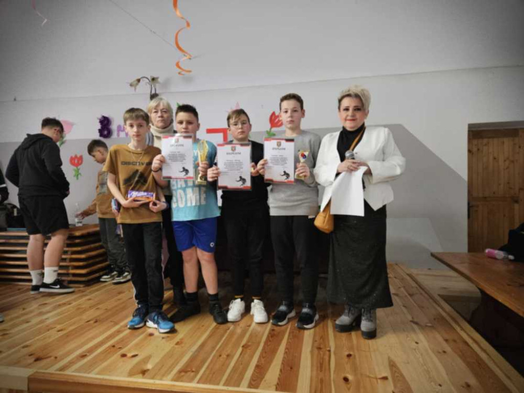 Turniej tenisa stołowego w Podhorcach [ZDJĘCIA]