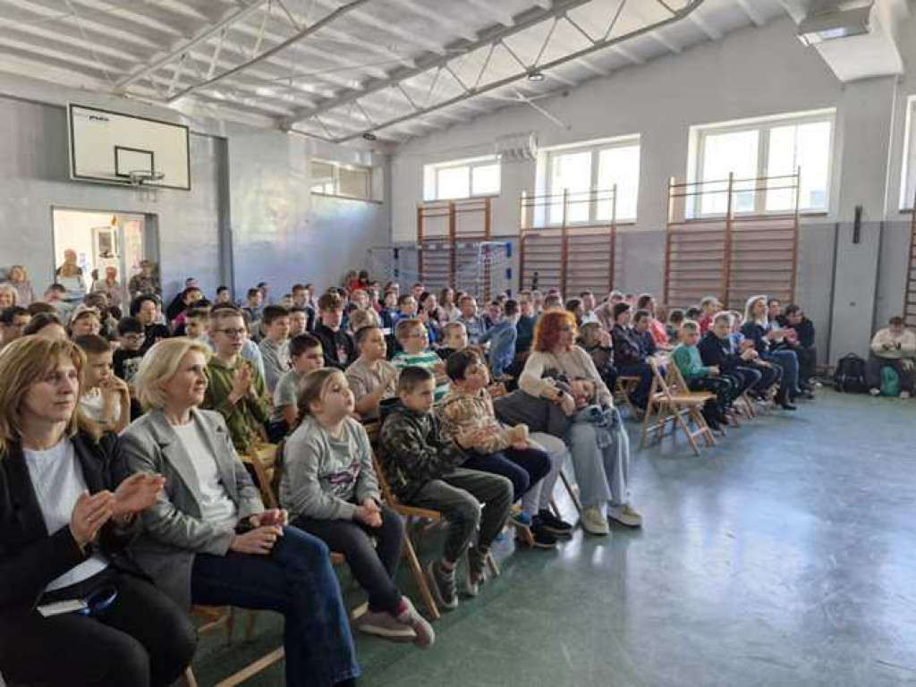 Hrubieszów: Hubal zaśpiewał dla dzieci [ZDJĘCIA]