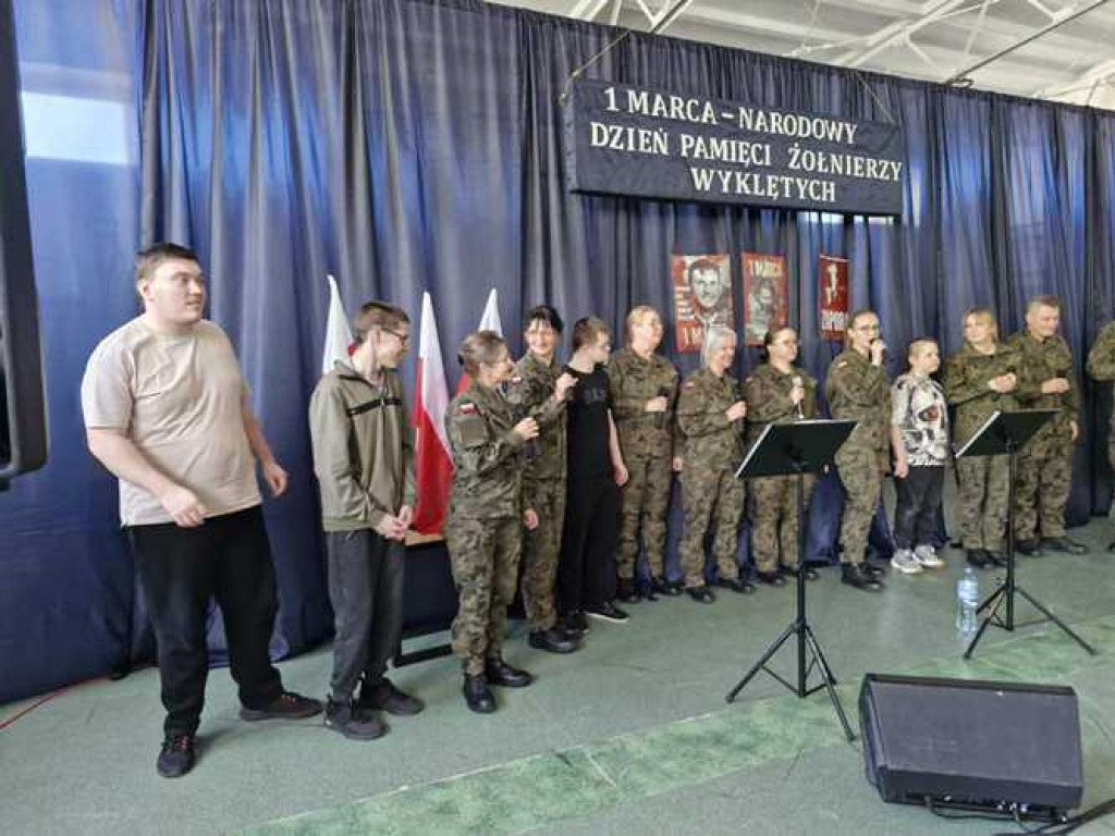 Hrubieszów: Hubal zaśpiewał dla dzieci [ZDJĘCIA]