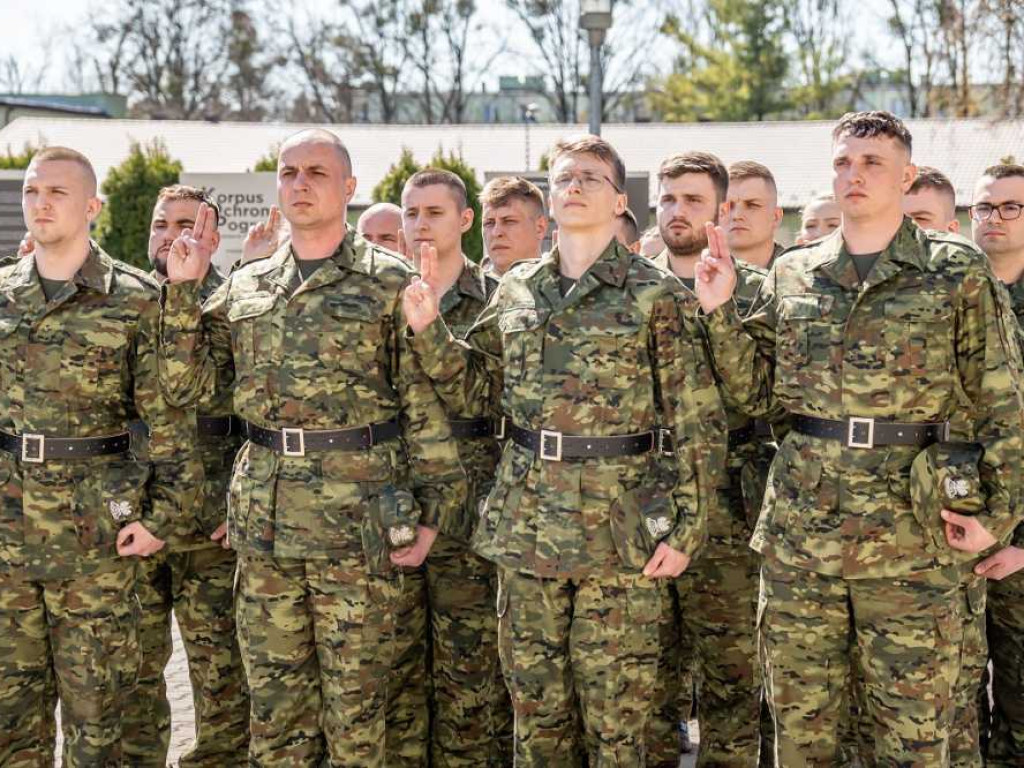 Ślubowanie 47 nowych funkcjonariuszy SG [ZDJĘCIA]